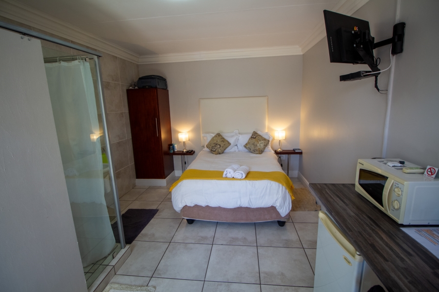 8 Bedroom Property for Sale in Flora Park Northern Cape